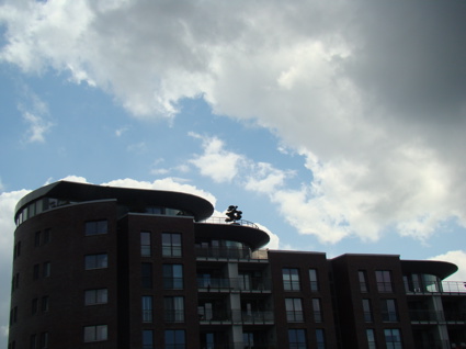 Bigbuildingnearweserimrentuzun3