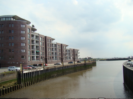 Bigbuildingsnearweserimrentuzun2
